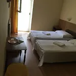 Muskatli Panzio Győr