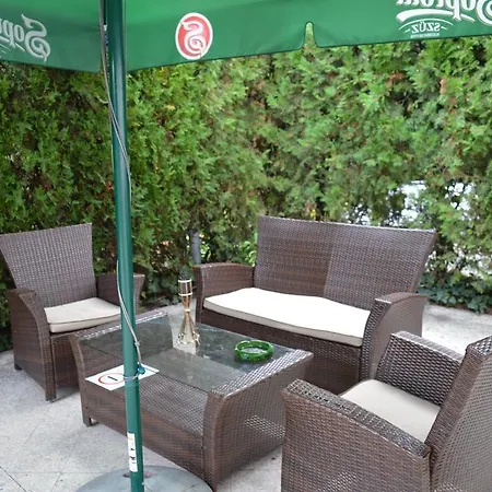 فندق مبيت وإفطار Muskatli Panzio 3*