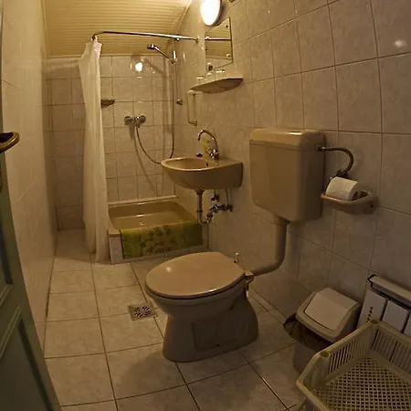 Muskátli Panzió Alojamento de Acomodação e Pequeno-almoço Győr