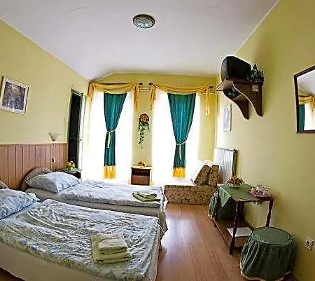 Muskátli Panzió Alojamento de Acomodação e Pequeno-almoço 3*