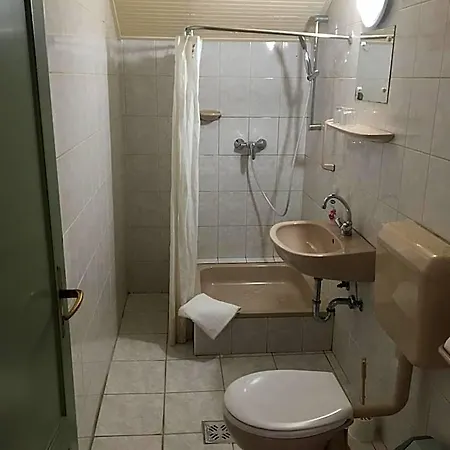Muskátli Panzió Alojamento de Acomodação e Pequeno-almoço Győr