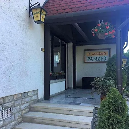 Muskátli Panzió Alojamento de Acomodação e Pequeno-almoço Győr