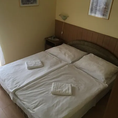 Muskátli Panzió Alojamento de Acomodação e Pequeno-almoço 3*