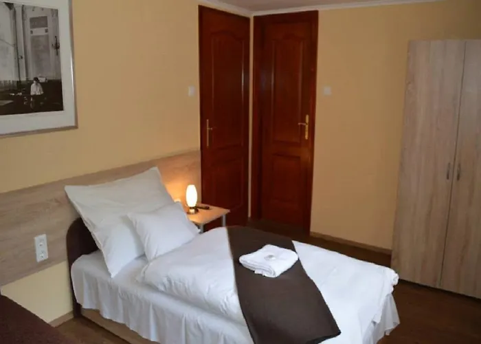 Oda ve Kahvaltı Muskatli Panzio 3*